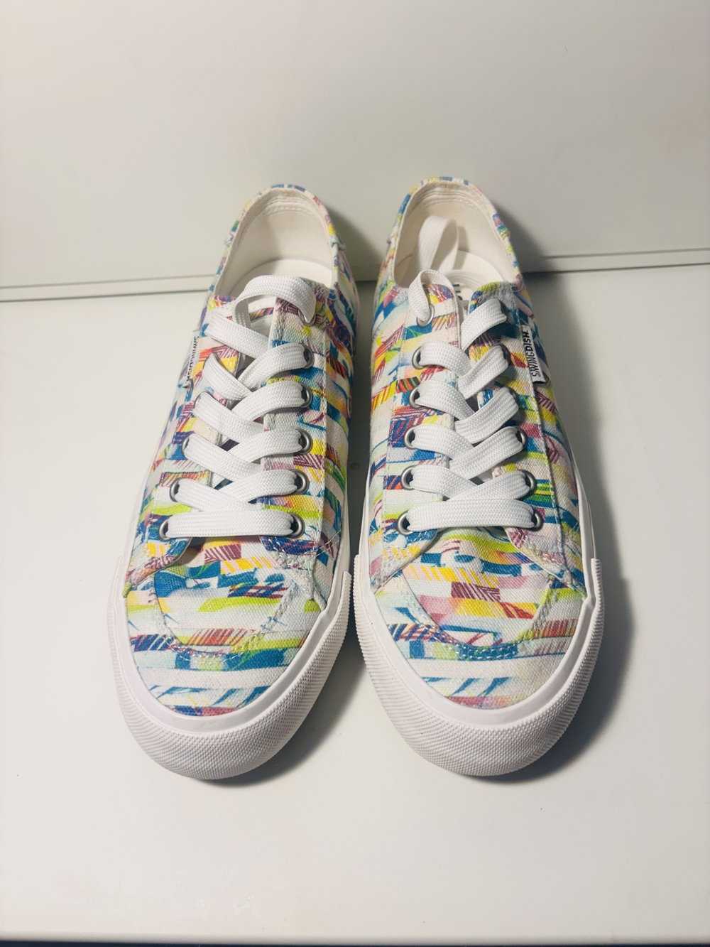 Women's Low-Top Canvas Sneakers in Multicolor Print